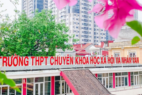 Điểm chuẩn vào lớp 10 THPT chuyên Khoa học Xã hội và Nhân văn Hà Nội năm 2023