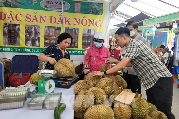 Đưa trái cây, nông sản các tỉnh, thành phố đến với người dân Thủ đô