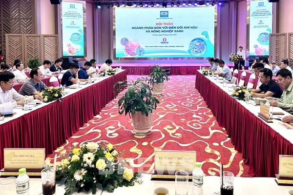 Áp dụng công nghệ hiện đại giúp giảm phát thải trong sản xuất phân bón