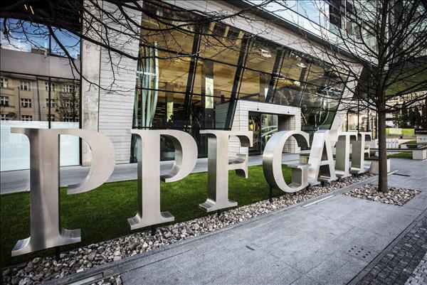 Tập đoàn PPF của Czech thiệt hại lớn sau khi rời thị trường Nga