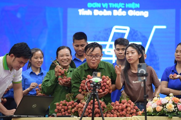 Thanh niên Bắc Giang đưa sản phẩm OCOP lên các nền tảng số