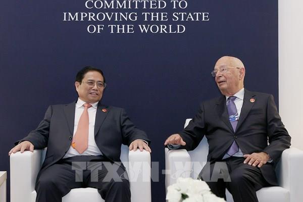 Thủ tướng Phạm Minh Chính tiếp nhà sáng lập Diễn đàn Kinh tế thế giới