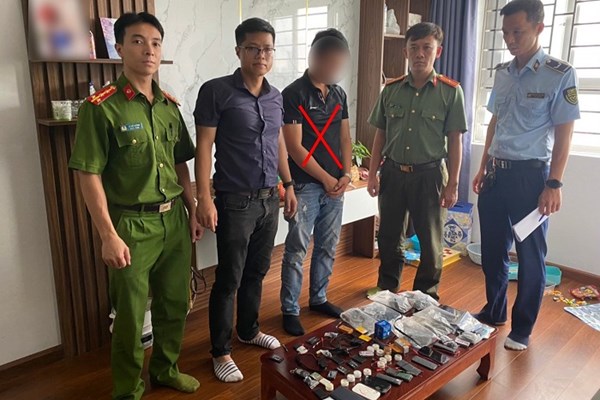 Triệt phá đường dây cung cấp thiết bị gian lận trước kỳ thi THPT Quốc gia