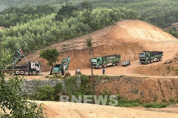 Thành lập hai tổ kiểm tra việc khai thác, cung ứng vật liệu cho cao tốc Bắc - Nam