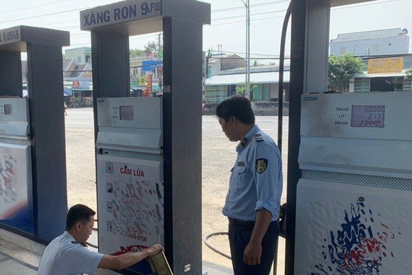 Tiền Giang phát hiện gần 3.000 lít xăng RON 95-III không đạt chất lượng