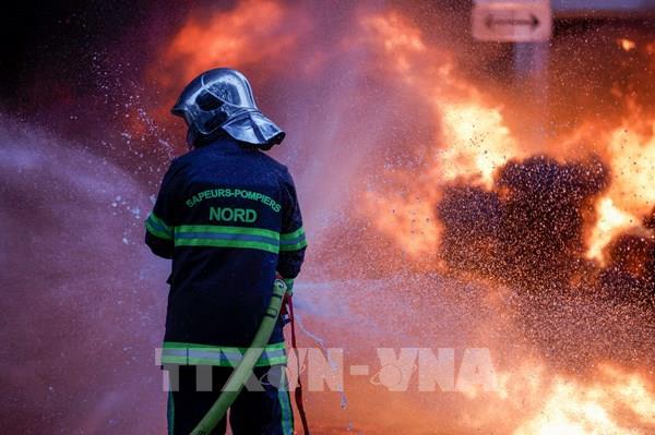 Pháp bắt giữ hơn 660 người sau đêm bạo loạn