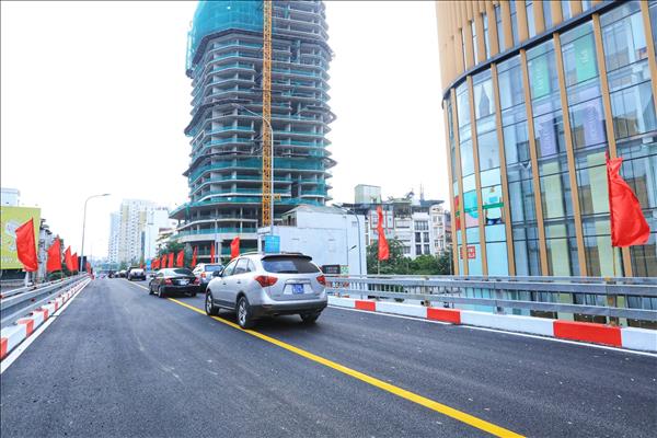 Hà Nội: Thông xe cầu vượt C xóa một điểm đen ùn tắc