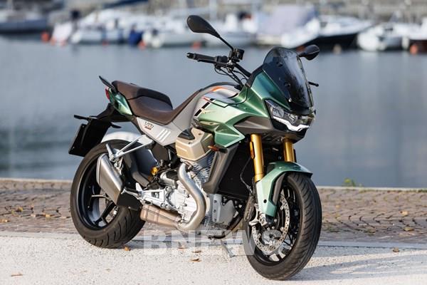 Piaggio sẽ đưa mẫu xe phân khối lớn Moto Guzzi V100 Mandello về Việt Nam vào tháng 8 tới