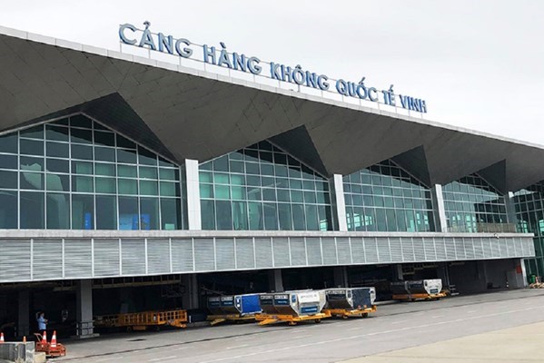 Tạm đóng cửa sân bay Vinh trong 24 h để xử lý sự cố đường băng bị nứt