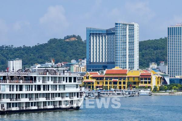 Du lịch và xuất nhập khẩu Quảng Ninh tăng trưởng mạnh trong 10 tháng 