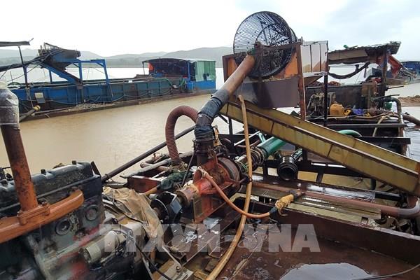 Truy tố 24 bị can trong đường dây khai thác cát trái phép quy mô lớn