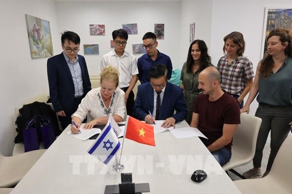 Đại học VinUni ký thỏa thuận hợp tác với bệnh viện Sheba của Israel