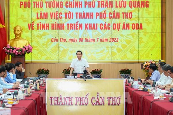 Phó Thủ tướng Trần Lưu Quang làm việc tại Cần Thơ về các dự án ODA
