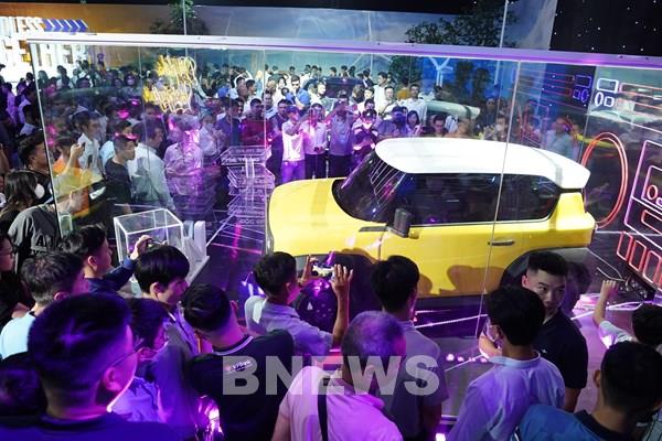 Mini car VF 3 - tâm điểm chú ý tại triển lãm “VinFast - Vì tương lai xanh”