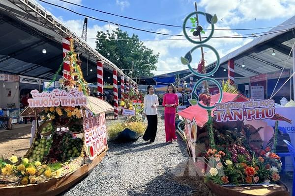 Chợ nổi Cái Răng sơ khai cấu trúc không gian “trên bến dưới thuyền”