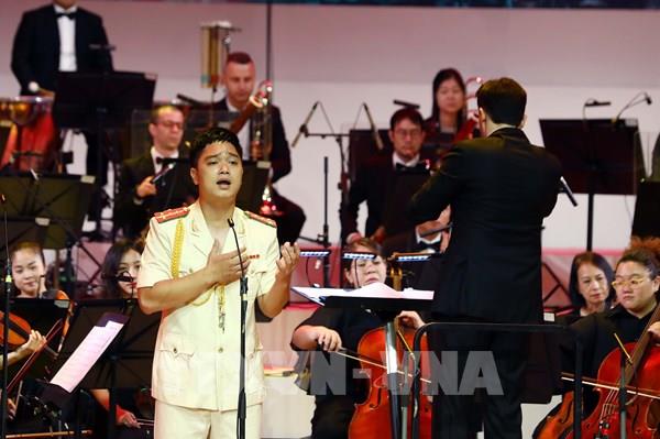 Điểm nhấn không gian văn hóa của Nhà hát Hồ Gươm