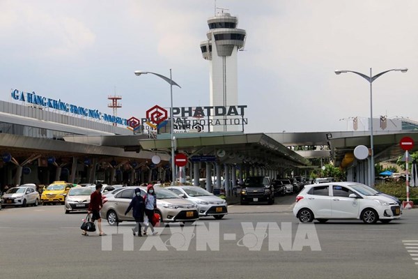 Không để xảy ra tình trạng gian lận, ép giá khách đi taxi tại sân bay