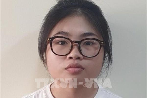 Khởi tố 5 bị can trong đường dây vận chuyển trái phép hơn 4.355 tỷ đồng ra nước ngoài