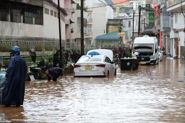 Mưa lớn gây ngập cục bộ tại trung tâm thành phố Đà Lạt