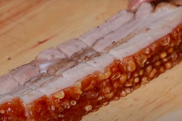 Cách làm các món ăn ngon và nhanh: Thịt quay giòn bì bất bại 