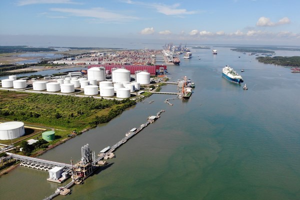 Thúc đẩy chuyển dịch năng lượng: Sớm có chính sách phù hợp với nhập khẩu LNG