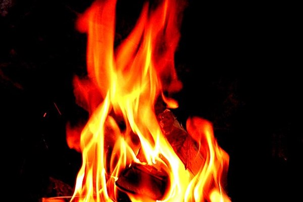 Hòa Bình: Cháy nhà ở kết hợp kinh doanh giày dép