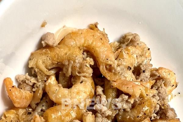 Cách làm các món ăn ngon và nhanh: Thịt rang tôm nõn khô