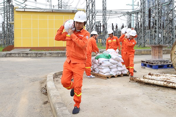 EVN tập trung ứng phó bão số 1 Talim