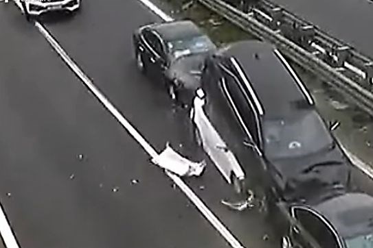 Trung QUốc: Va chạm liên hoàn giữa 8 ô tô khiến 8 người thiệt mạng