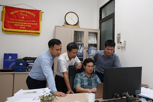 Sát cánh cùng người lao động dự án đường dây 500kV đưa điện ra Bắc