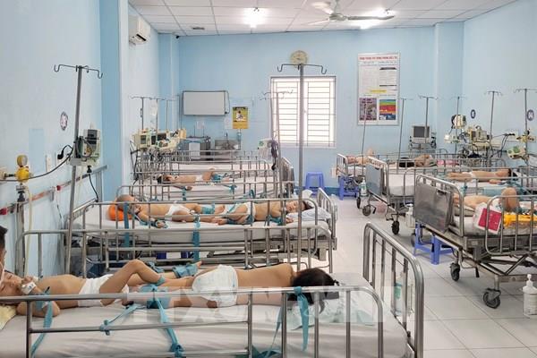 Tp Hồ Chí Minh: Số ca tay chân miệng gia tăng, thuốc điều trị chỉ còn đến cuối tháng 7