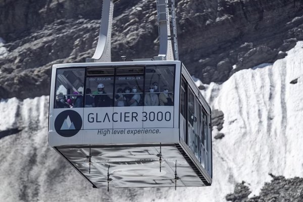 Thụy Sĩ: Cứu hộ gần 300 người mắc kẹt tại trạm cáp treo trên núi Alps