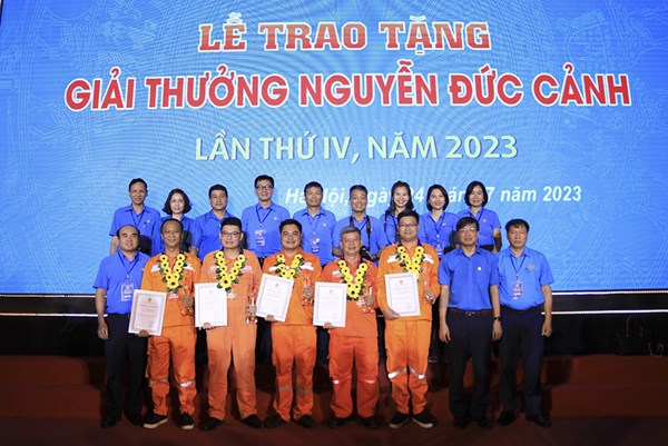 5 cá nhân tiêu biểu của EVN được trao tặng giải thưởng Nguyễn Đức Cảnh