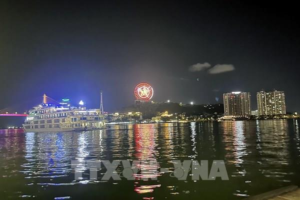 Quảng Ninh: Hết thời hạn thí điểm, “Phố đêm du thuyền” hoạt động có trái phép?