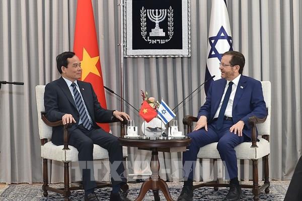 Phó Thủ tướng Trần Lưu Quang hội kiến Tổng thống Israel Isaac Herzog