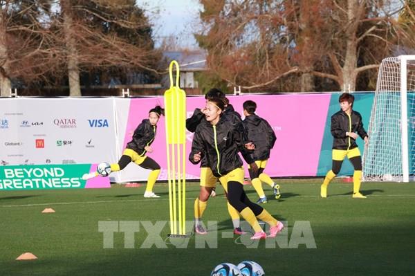 World Cup nữ 2023: Đội tuyển Việt Nam tập bóng bổng trước trận đấu với Bồ Đào Nha