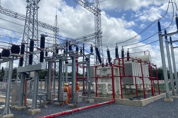Đóng điện trạm biến áp 220kV Tân Biên, đảm bảo cấp điện cho tỉnh Tây Ninh