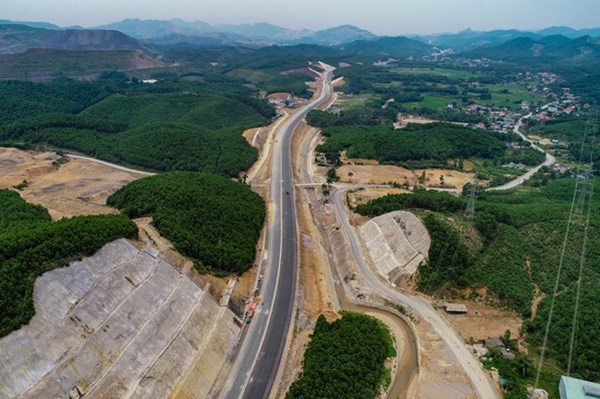 Quảng Ninh phấn đấu hoàn thành 6 công trình trọng điểm trước ngày 15/10