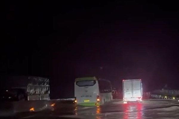 Cao tốc Phan Thiết – Dầu Giây lưu thông trở lại bình thường sau trận mưa lớn