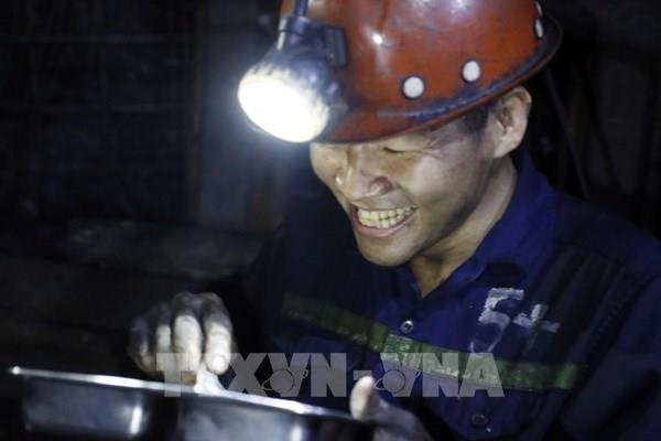 Giải pháp nào hút lao động ngành than?