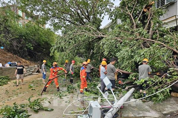 Trung Quốc khẩn trương khắc phục hậu quả của bão Doksuri