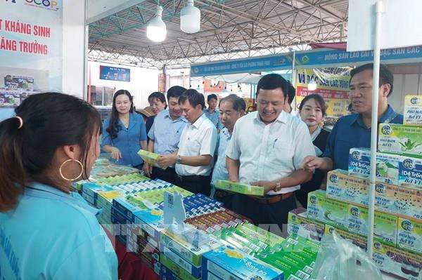 Hà Nội đáp ứng nhu cầu tiêu dùng các sản phẩm vùng miền