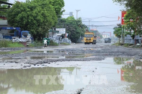 Tuyến đường từ Quốc lộ 1 tránh thành phố Ninh Bình xuống cấp nghiêm trọng