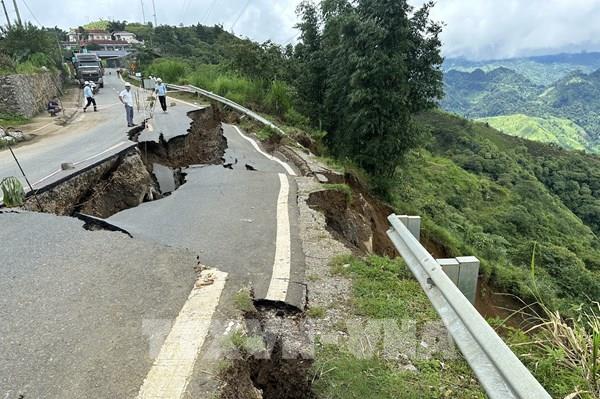 Sạt lở nhiều tuyến đường giao thông tại Sìn Hồ, Lai Châu