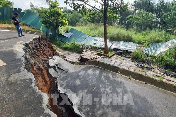 Sạt trượt trên đường Hồ Chí Minh tại Đắk Nông