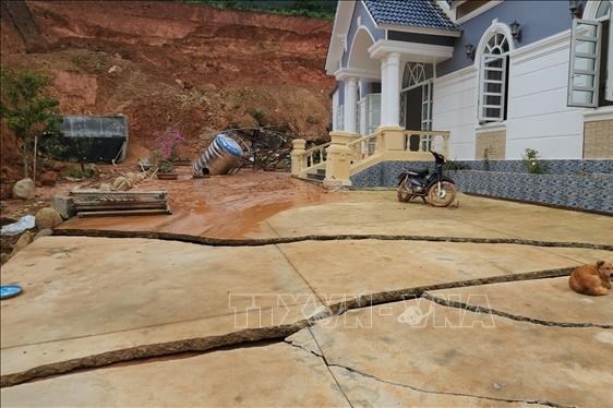 Thủ tướng: Tập trung ứng phó mưa lũ, sạt lở đất, an toàn hồ đập ở Tây Nguyên