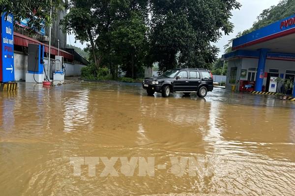 Mưa lũ chia cắt nhiều tuyến giao thông tại Lào Cai
