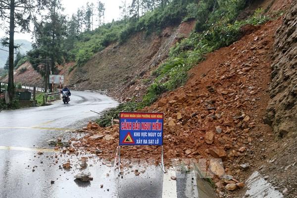 Thủ tướng yêu cầu tập trung phòng, chống, giảm thiệt hại do sạt lở đất, lũ quét