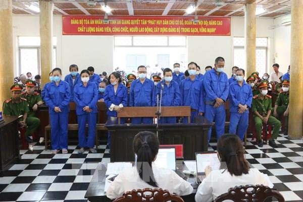 Xét xử “trùm buôn lậu” Nguyễn Thị Kim Hạnh cùng 24 đồng phạm