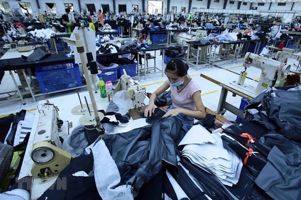 Doanh nghiệp dệt may, da giày lo ngại vì giá USD tăng cao